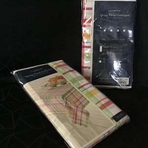 Croft & Barrow Spring Floral Collection Malia Tablecloth - 60 x 102 inches